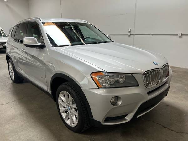 Photo 2013 BMW X3 - well kept-must sell $10,700