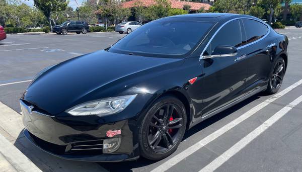 Photo 2016 Tesla Model S, LOW miles $18,500