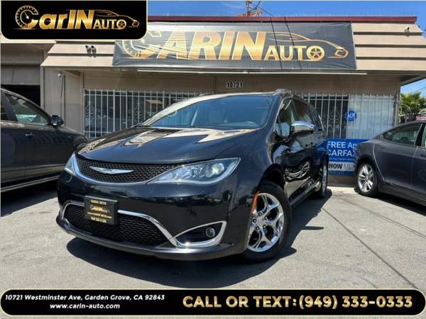 Photo 2017 Chrysler Pacifica Limited FWD $20,990
