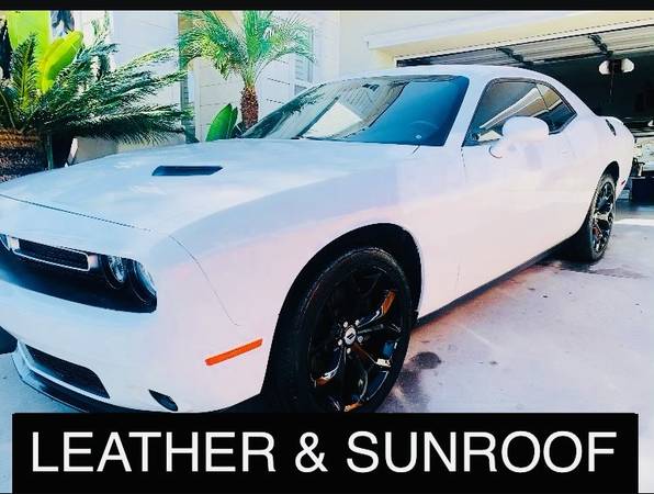 Photo 2018 DODGE CHALLENGER SXT PLUS SUPER LOADED LEATHER SUNROOF WOW NEW $14,999