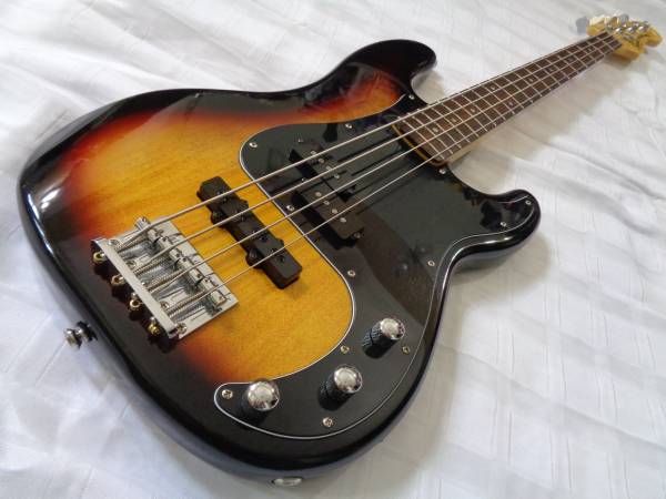 Photo 2018 Squier Vintage Modified PJ Bass Sunburst $350