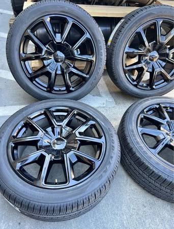 Photo 2022 Chevy Tahoe Silverado Suburban High Country Wheels Rims Tires Rin $1,750