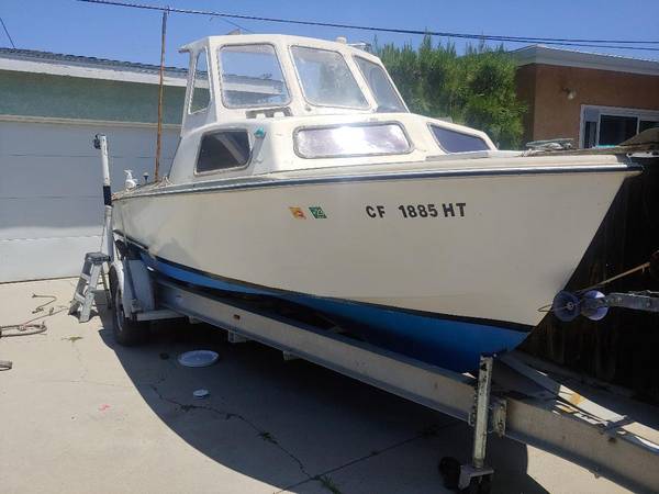 20 Fishing boat  Nissan 115hp - Long Beach) $6,000