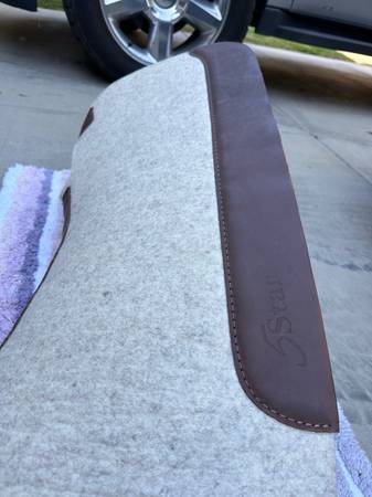 Photo 5 Star Saddle pad 30x30 1 thick $285