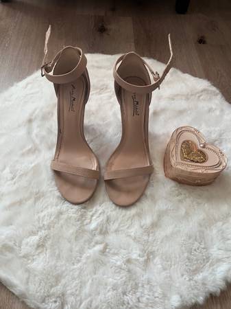 Photo Ankle strap pink stiletto cute feet $30
