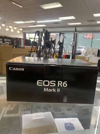Photo Canon EOS R6 Mark II Mirrorless Camera $2,425