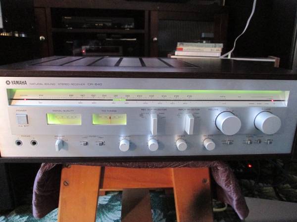 Photo Classic Yamaha CR-640 Receiver, Beautiful Wood Cabinet, XLNT Condition $400