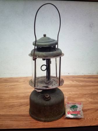 Photo Coleman ML211 Vintage Military Lantern (1917)