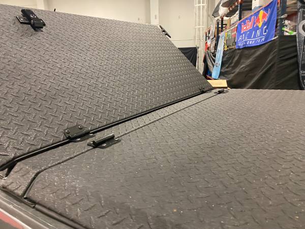 Photo DiamondBack SE Truck Bed Cover Black Diamond Plate - $850 (Tustin) lsaquo image 1 of 10 rsaquo 2631 Michelle Dr near Jamboree (google map)