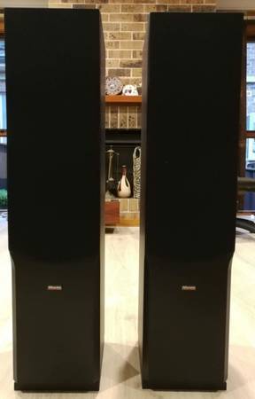 Photo Dynaudio Audience 62 Audiophile Front speakers. Made in Denmark. $650