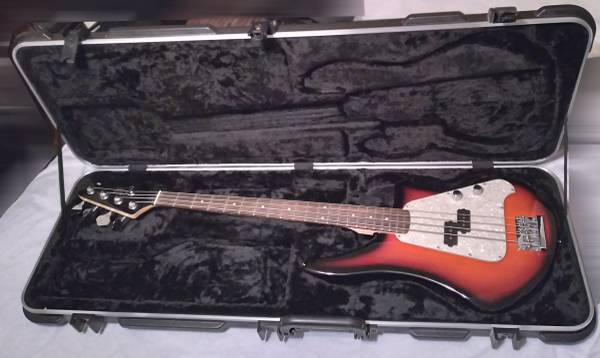 EKO Electric Bass Guitar P07 With SKB Case USED XLNT Condition $300