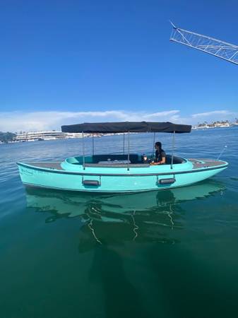 Photo Fantail 217 electric boat $34,995