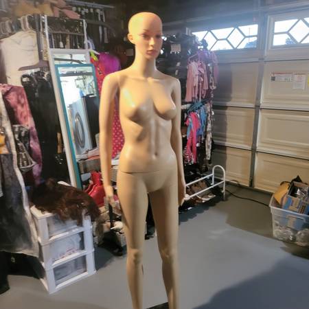 Photo Female Full Body Life Size Stand alone Manican retail clothing store display lik $60