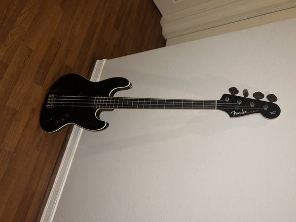 Photo Fender Jazz Bass - MIJ Japan $745