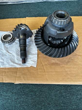 Photo Ford 8.8in Trak-Lok differential from 2001 Cobra Mustang $80