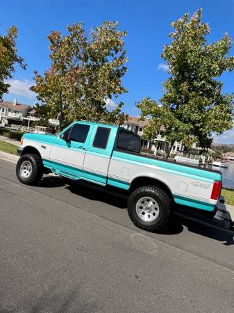 Photo Ford SHORT BED OBS 4x4 $21,500