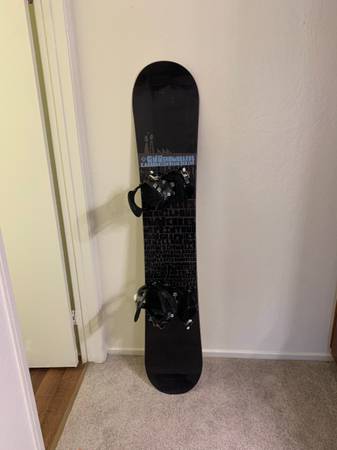 Photo GNU Snowboard size 159 $375