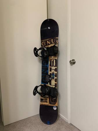 Photo GNU Snowboard size 160 wide $425