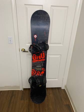 Photo GNU Snowboard size 162 $480