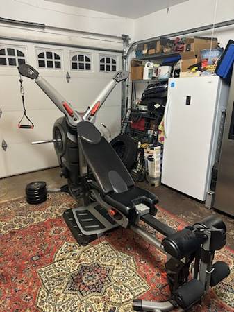 Photo Gym machine, bowflex revolution home gym $800
