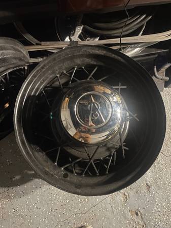 Photo Hot Rod 1935 Ford Wire Wheels 16 $299