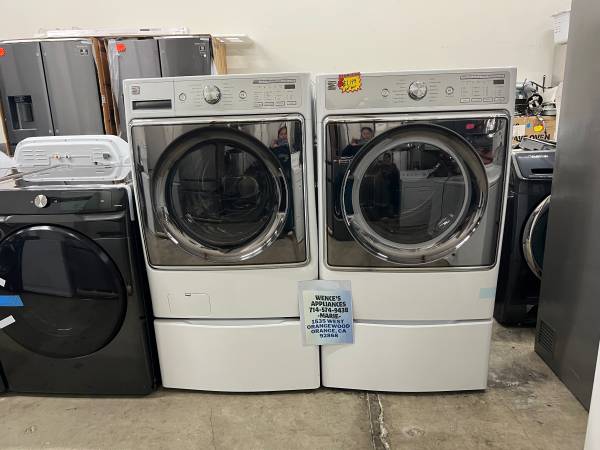 Photo KENMORE ELITE FRONT LOAD WASHER AND GAS DRYER SET $1,200