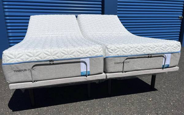 Photo King bed tempurpedic split king adjustable bed  Power bed tempurpedic $2,750