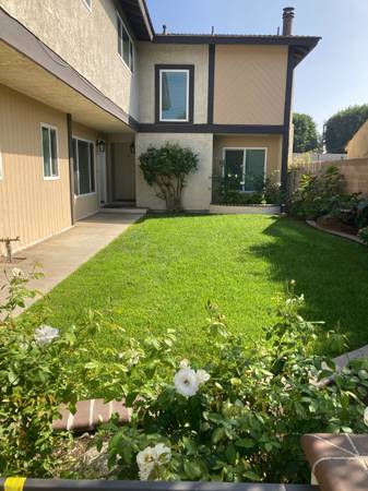 Photo Large 3 Bedroom Townhome-Style Apartment in Charming Old Town Tustin $3,950