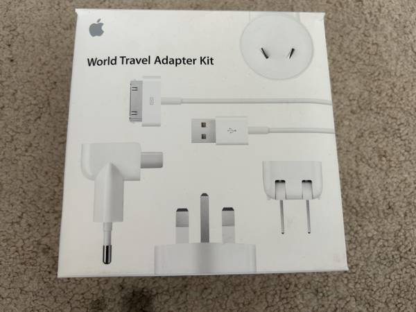 Photo Like New Apple World Travel Kit $22