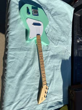 Photo Loog 3 String Seafoam Green Electric Guitar $49