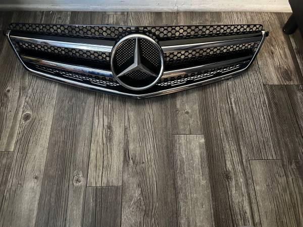 Mercedes C Class AMG Style Front Grill 199 Auto Parts Sale Orange County CA Shoppok