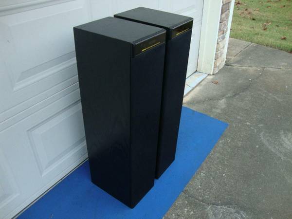 Meridian DSP5000s smiley face version. $1,800