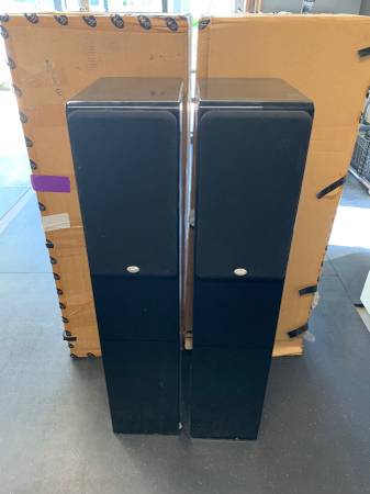 Photo NHT ST4 floor speakers $200