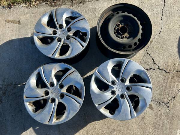 Photo OEM 2013-2015 HONDA CIVIC 15 Steel Wheels and Hubcaps (15x6.5) 5x114 $125