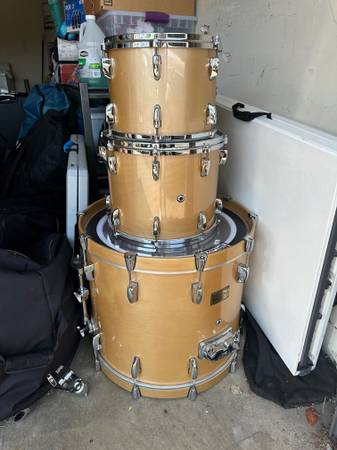 Photo Pearl Masters Studio Birch Drum Set $950