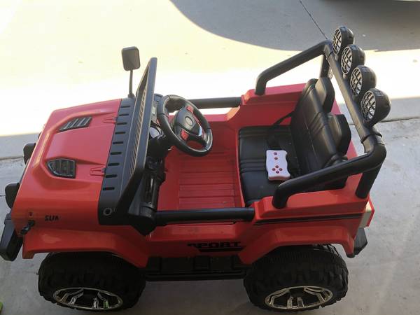 Photo Power Wheels - Jeep $75