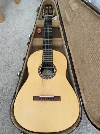 Photo Short Scale Classical Guitar, For Suzuki method - $800 (Irvine) lsaquo image 1 of 7 rsaquo 166 Firefly near Portola Springs (google map)