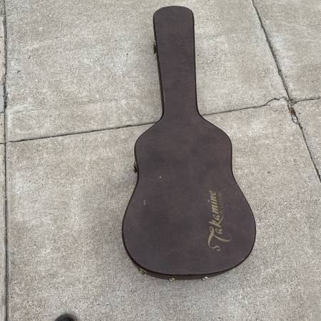 Photo Takamine 12 string acoustic guitar case $100