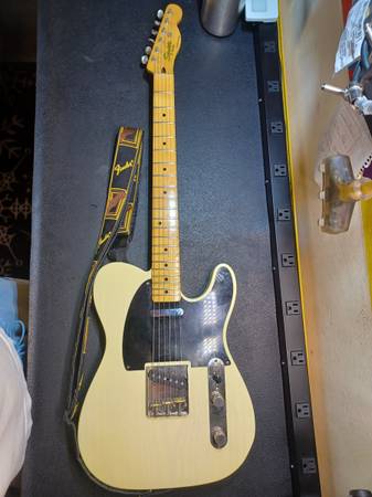 Photo Telecaster Classic Vibe Squier by Fender $325
