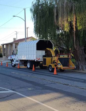 Photo Tree Truck  Chipper Rental $1