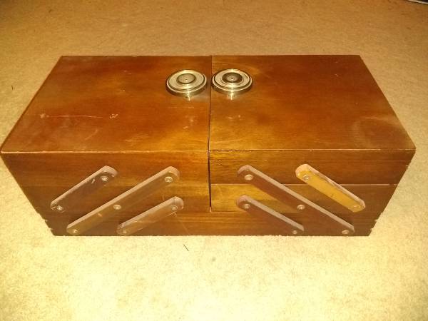 Photo VINTAGE  Wood SEWING BOX ACCORDION Fold-Out 3 Tier $55