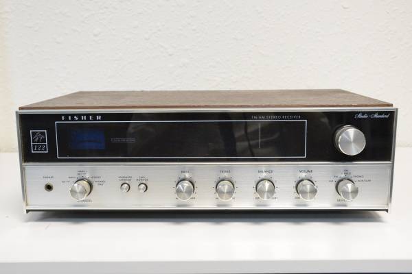 Photo Vintage Fisher 122 AMFM Stereo ReceiverAmplifier (1974), Tested $85