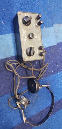 Photo Vintage Heathkit Crystal Receiver CR-1 with Headphones $125