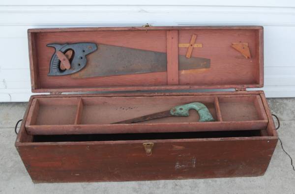 Photo Vintage Wooden Carpenters Tool Chest $30