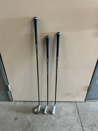 Photo YOUTH-KIDS CALLAWAY 6 AND 8 IRON, 3 FAIRWAY WOOD GOLF CLUBS-$45ALL $45