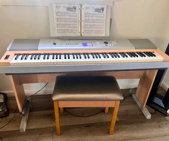 Yamaha Piano $90