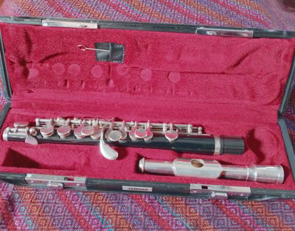 Photo Yamaha YPC-32 Student Piccolo with Nickel Silver Headjoint $300