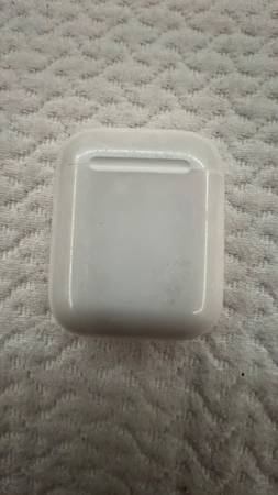 Photo air pods first generation (negotiable) $50