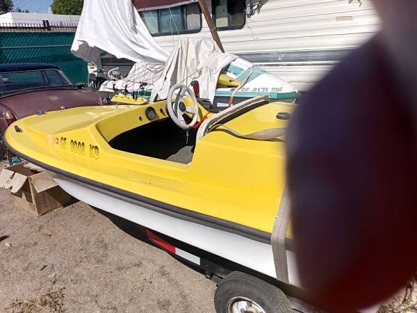 flat bottom boat $1,000