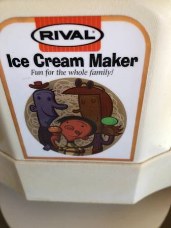 Photo old fashion ice cream maker $40